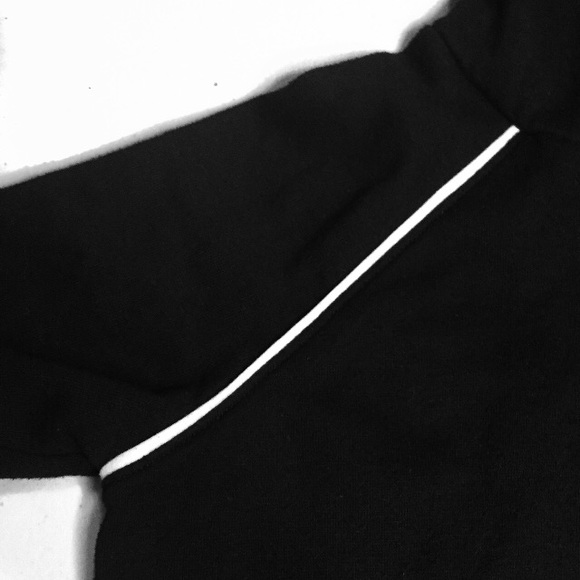 Cropped Hoodie - Picture 4 of 6